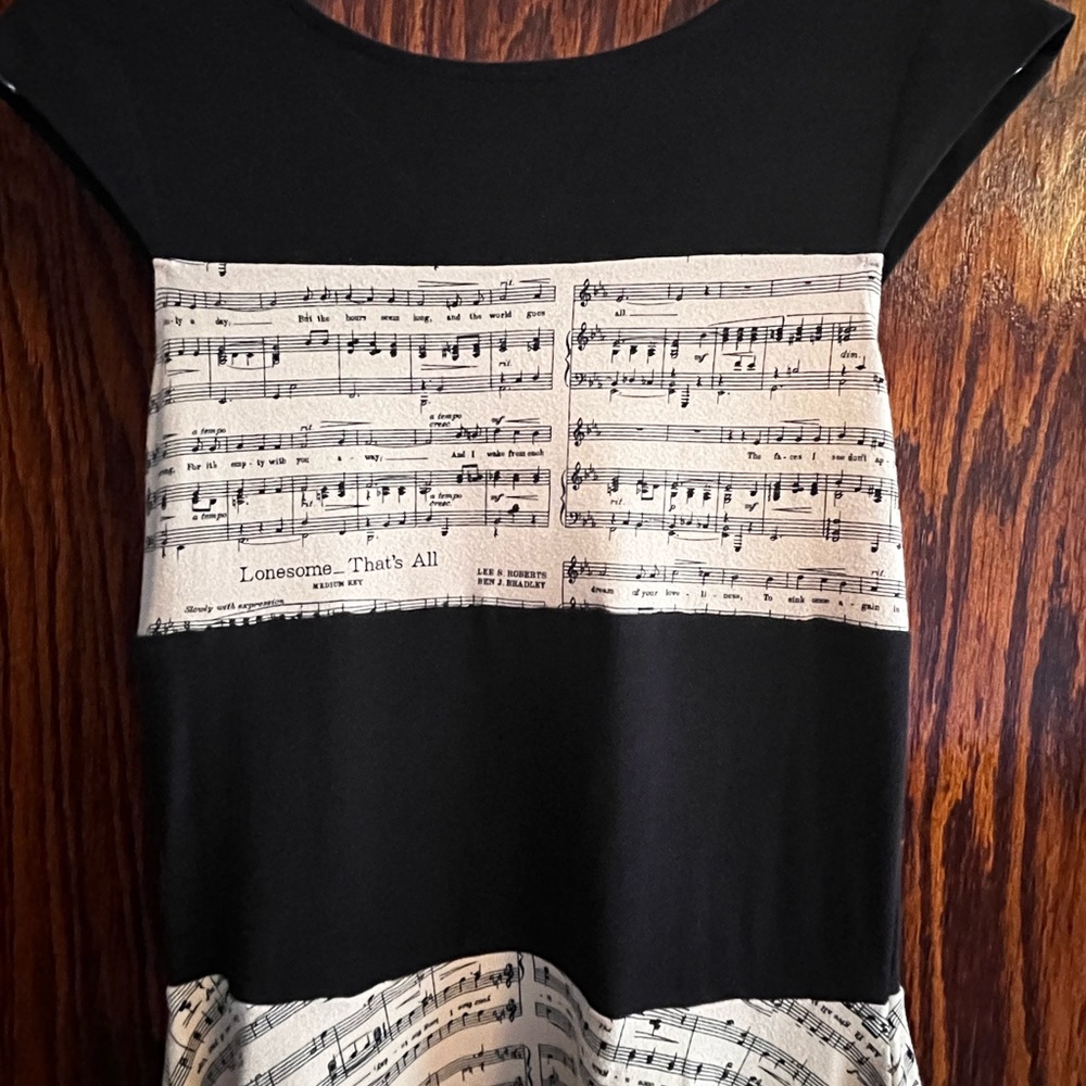 PERFECT Effie’s Heart Music Note Dress size small